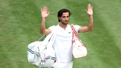Wimbledon, l'infortunio frena Musetti: Ci vediamo presto. Entra Berrettini