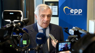 Trump ha offeso l'Italia. Tajani annulla il viaggio negli Usa