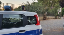 Brescia, tenta di strangolare bimbo di 3 anni al parco: arrestato 29enne nigeriano