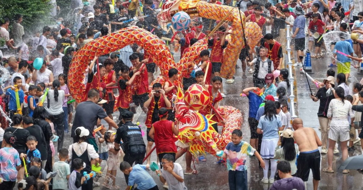dragon boat festival a pechino 84 mln di visite turistiche durante le vacanze da Iltempo.it dragon boat festival a pechino 84 mln di visite turistiche durante le vacanze