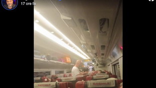Italo, viaggio da incubo: "Fermi in galleria con 30&deg; e senza bagni". Sul treno anche Sigfrido Rancci