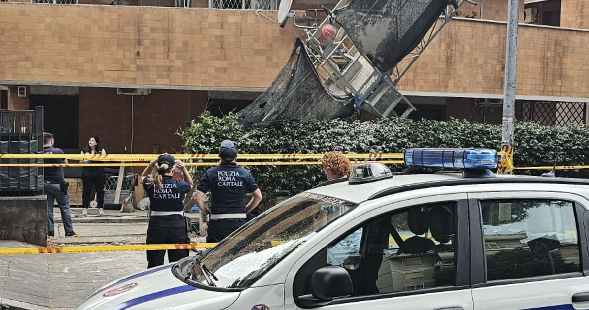 crolla un impalcatura in viale dei colli portuensi due operai feriti da Iltempo.it crolla un impalcatura in viale dei colli portuensi due operai feriti