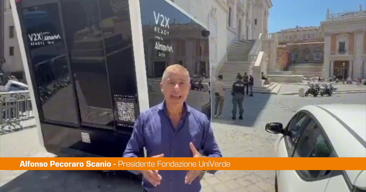 Mobilità elettrica, Pecoraro Scanio “Minibus Ecodigital accolto in Campidoglio”