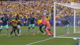Ecuador-Germania regna in prima serata, vola Quarto Grado, male lo speciale di Piazzapulita