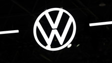 La Germania trema per il terremoto Volkswagen: pronti a tagliare 100mila posti di lavoro