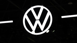 La Germania trema per il terremoto Volkswagen: pronti a tagliare 100mila posti di lavoro