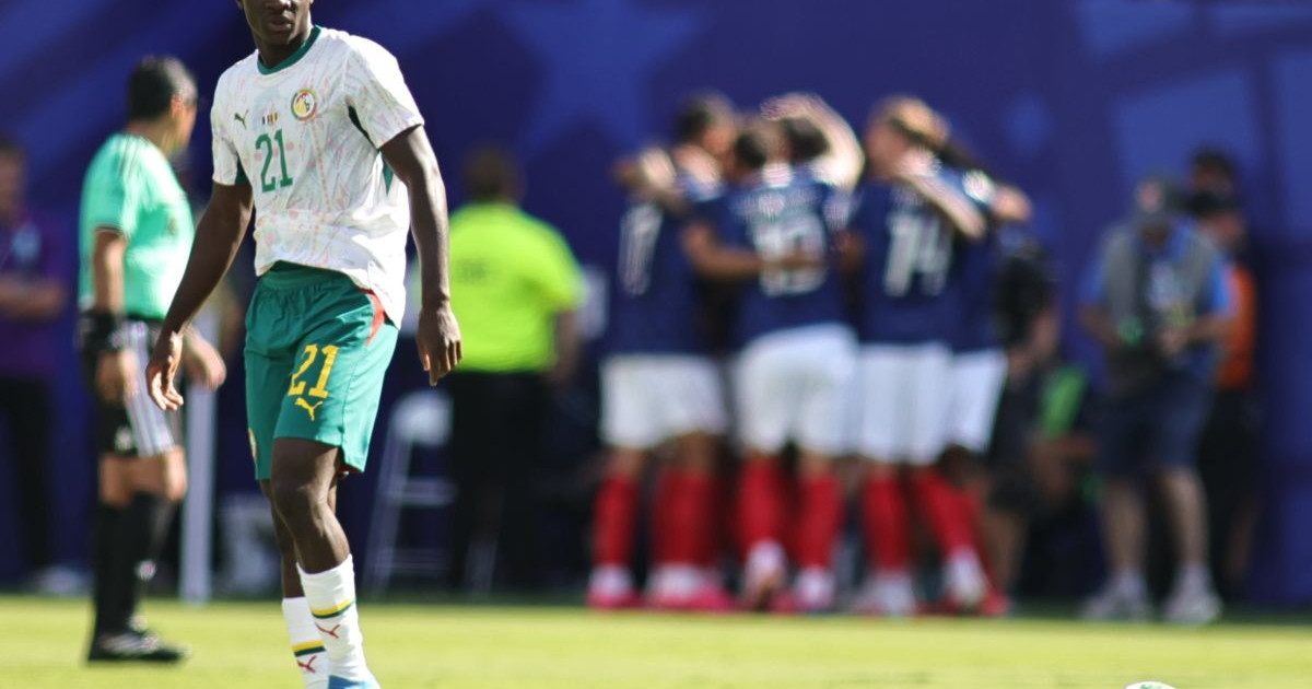 Il Senegal travolge 5-0 l'Iraq e spera nei sedicesimi