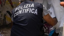 Strage familiare a Roma, è caccia al killer: Bengalese, indossava guanti