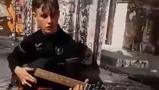 Louis morto a 17 anni dopo un pestaggio: il video della mamma per ricordarlo | <span style=color: rgb(153, 0, 0);>GUARDA</span>