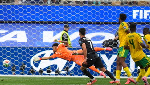Sudafrica-Canada conquista la prima serata. La ruota dell'Auditel premia ancora Gerry Scotti