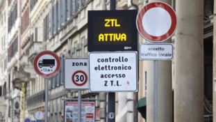 Auto elettriche in Ztl, balzello dal 1 luglio. Chiesti (per ora) 1.104 permessi
