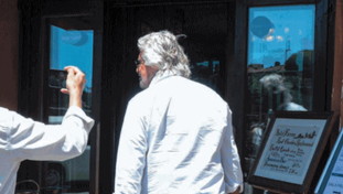 Incontro carbonaro su logo e asse con Dibba. Grillo tornato per insidiare Conte