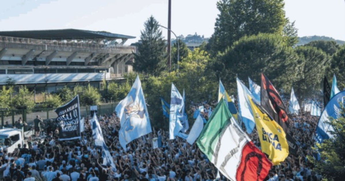 azionariato popolare oggi tanti laziali in piazza e bisgnani lancia un ipotesi affascinante da Iltempo.it azionariato popolare oggi tanti laziali in piazza e bisgnani lancia un ipotesi affascinante