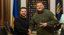 Raid su Kiev, l'Ue spinge per nuove sanzioni. E per Zelensky si apre l'alternativa interna