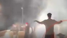 Follia maranza al Colosseo. Fuochi e vigili aggrediti: tre fermati. I video choc
