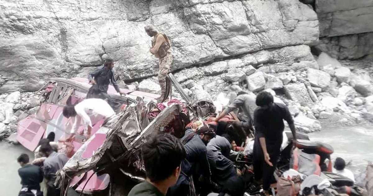 bus precipita in un burrone in pakistan almeno 40 morti da Iltempo.it bus precipita in un burrone in pakistan almeno 40 morti