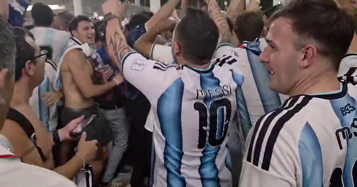 Messi e compagni agli ottavi, tifosi dell'Argentina in festa a Miami