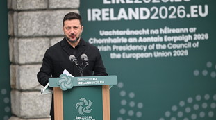 Ucraina, il bluff di Mosca e la sfida di Zelensky a Putin: "Se non menti, incontriamoci l&igrave;"
