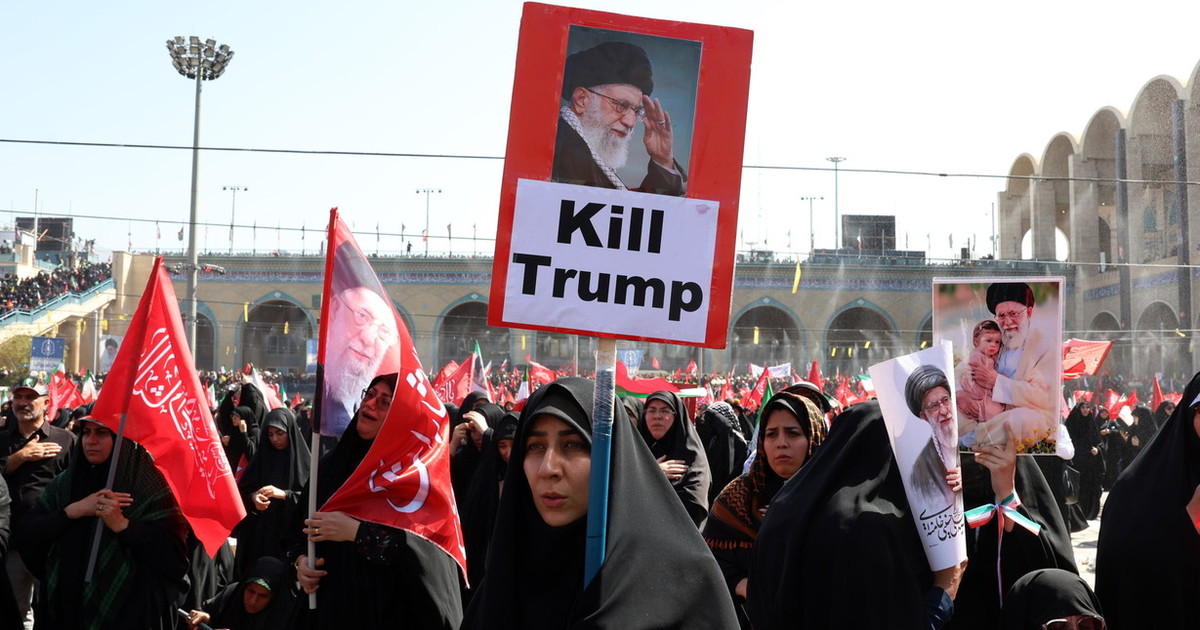 uccidere trump e gi249 applausi le minacce al funerale di khamenei da Iltempo.it uccidere trump e gi249 applausi le minacce al funerale di khamenei