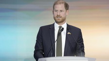 Londra, niente più soggiorno per Harry a Buckingam Palace. Il retroscena