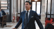 Il Fatto Quotidiano difende Conte, Fratelli d'Italia replica smontando l'ex premier