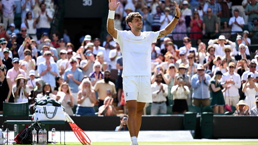 Wimbledon, super Cobolli: strapazza De Minaur in tre set e vola ai quarti