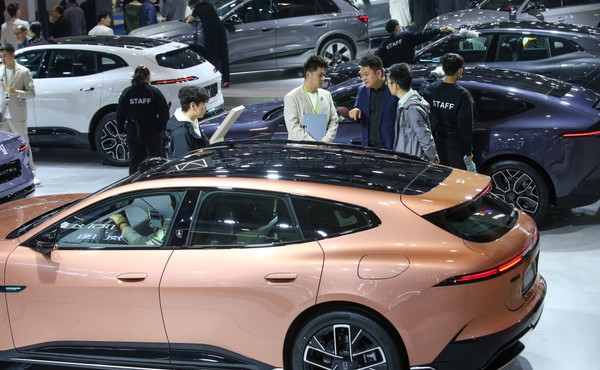 Cina, stop alle agevolazioni fiscali per alcuni veicoli ecologici