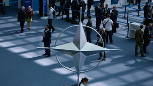 Vertice Nato ad Ankara. L'inutile offesa di Trump, Meloni glissa (a ragione)