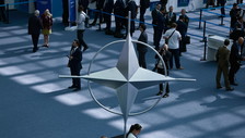 Vertice Nato ad Ankara. L'inutile offesa di Trump, Meloni glissa (a ragione)