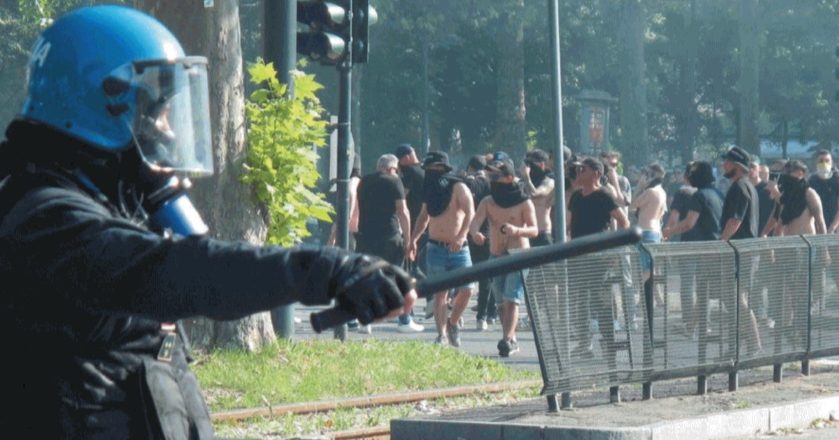 sempre peggio i giudici tolgono met224 stipendio al poliziotto di torino da Iltempo.it sempre peggio i giudici tolgono met224 stipendio al poliziotto di torino