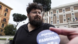 La difesa (con citazioni bibliche) di Adinolfi: "Io puro come acqua di fonte"