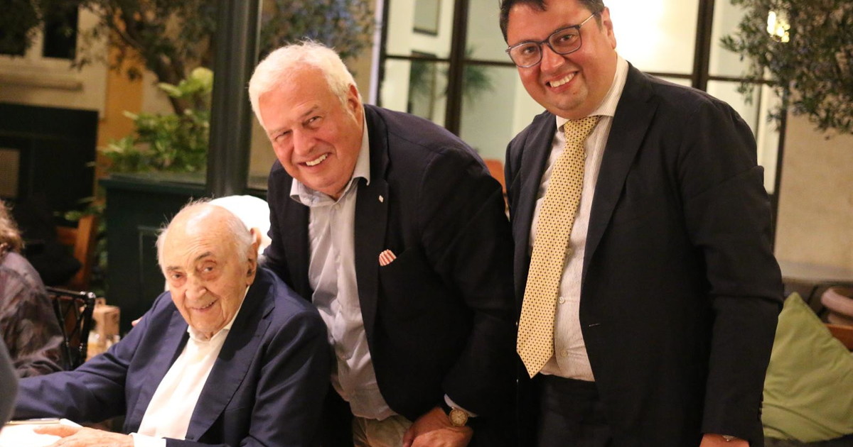 i cento anni del napoli presentato il libro di coppola a roma da Iltempo.it i cento anni del napoli presentato il libro di coppola a roma