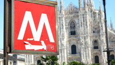 Cosa guardi? Musulmano sfregia ragazza in metropolitana
