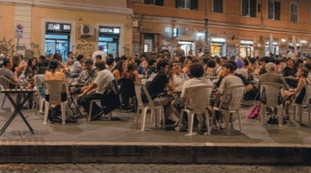 Roma, circondati e accoltellati da dieci ragazzini a San Lorenzo