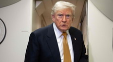 Iran, l'aut-aut di Trump: il destino dell'accordo appeso all'uranio di Teheran