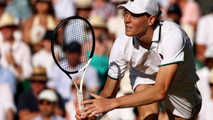 "Bellissimo esserci ancora". Jannik prepara la finale contro Zverev