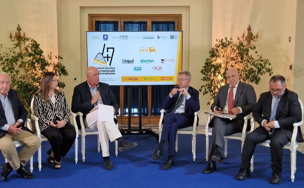 Al Premio Ischia il confronto sull'Americàs Cup e sulla comunicazione in guerra