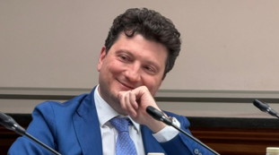 Abuso edilizio e strane sanatorie: due pesi e due misure del sindaco Pd