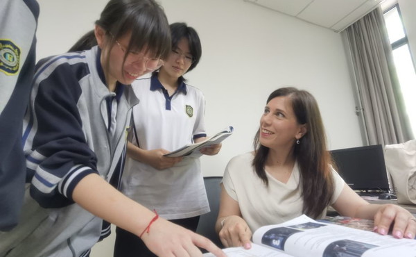 Cina, una docente italiana a Qingdao tra insegnamento e dialogo interculturale