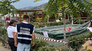 Sestri Levante, morta la bambina rimasta incastrata nella piscina