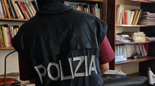 Terrorismo, esaltava il Jihad inneggiando al martirio. Arrestata 17enne di Pavia