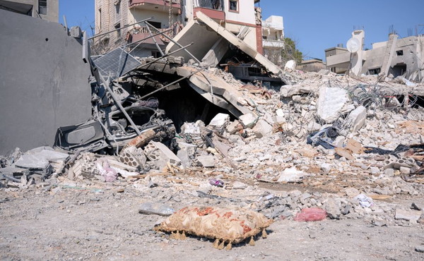 Terremoto e raid americani, notte da incubo per l'iran