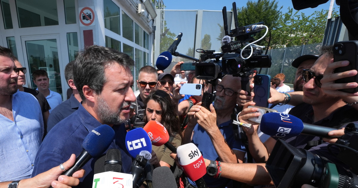meloni e salvini per roggero il leghista e bignami a bollate proposta per scarcerarlo da Iltempo.it meloni e salvini per roggero il leghista e bignami a bollate proposta per scarcerarlo