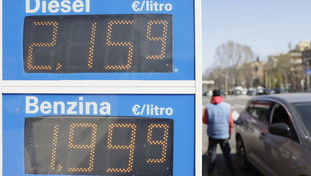 Non si ferma la salita di benzina e diesel: i nuovi massimi dei prezzi alla pompa