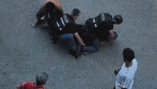Morto durante l'arresto, tutti i precedenti di Fakir. Sinistra contro la polizia 
