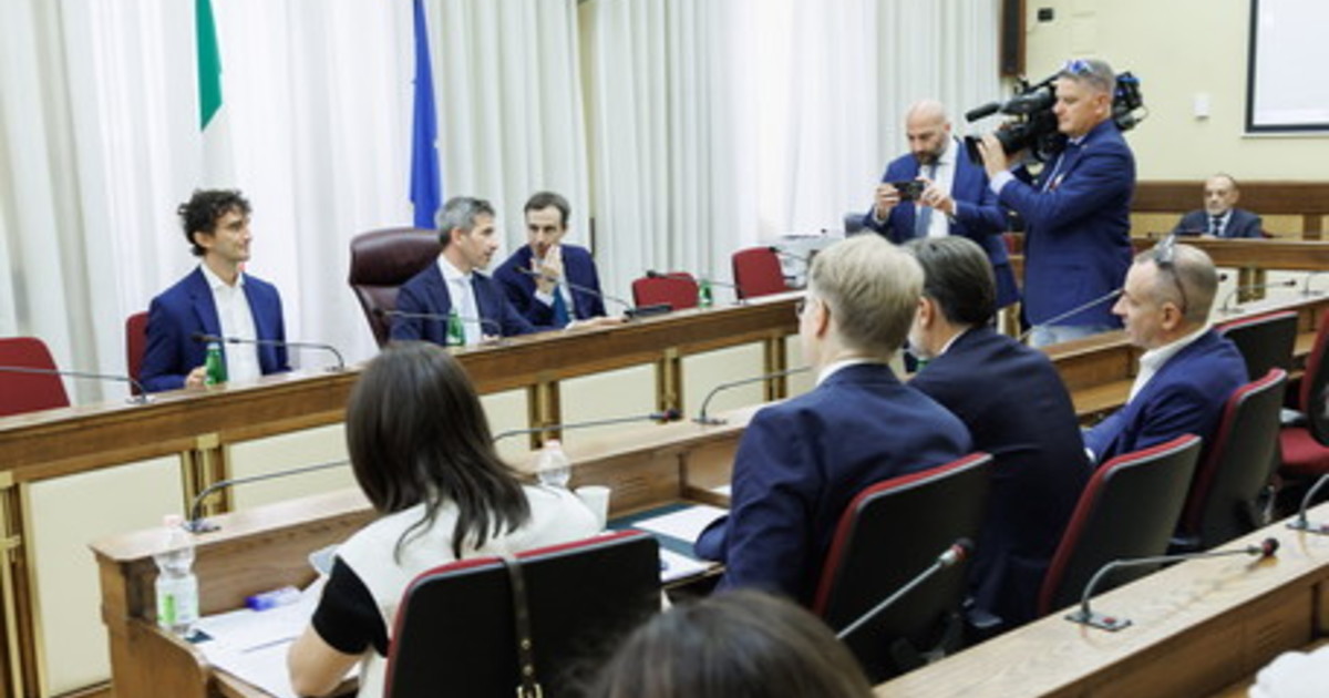 covid bignami svela le falle di conte la sinistra diserta la seduta da Iltempo.it covid bignami svela le falle di conte la sinistra diserta la seduta