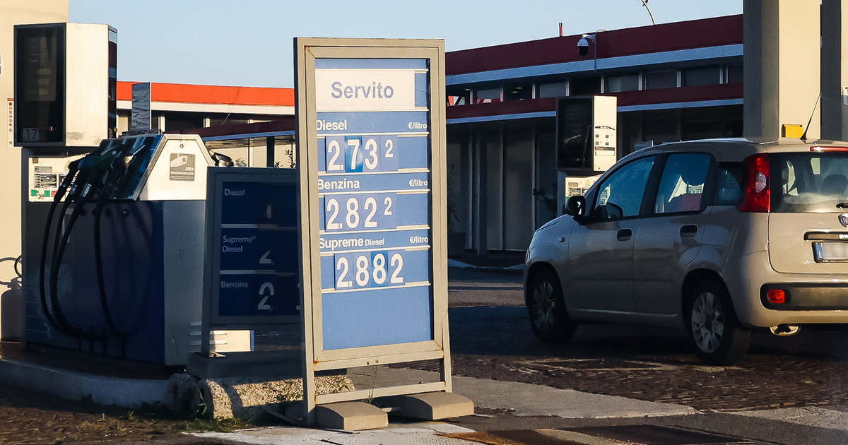 prezzi benzina e diesel in rapida salita la corsa sfrenata dei costi alla pompa da Iltempo.it prezzi benzina e diesel in rapida salita la corsa sfrenata dei costi alla pompa