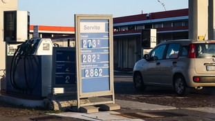 Prezzi benzina e diesel in rapida salita: la corsa sfrenata dei costi alla pompa