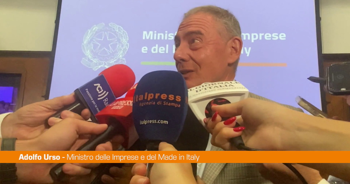 Ministro Urso presenta programma di noleggio auto sostenibili a Roma con canone accessibile, immagine di approfondimento