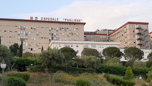 Bimbo di 18 mesi muore in ospedale. Ricoverati altri 4: ipotesi batterio all'asilo